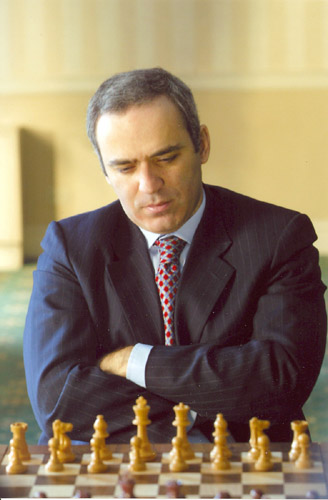 Garry Kasparov joga como Google Alpha Zero e faz 100% de precisão