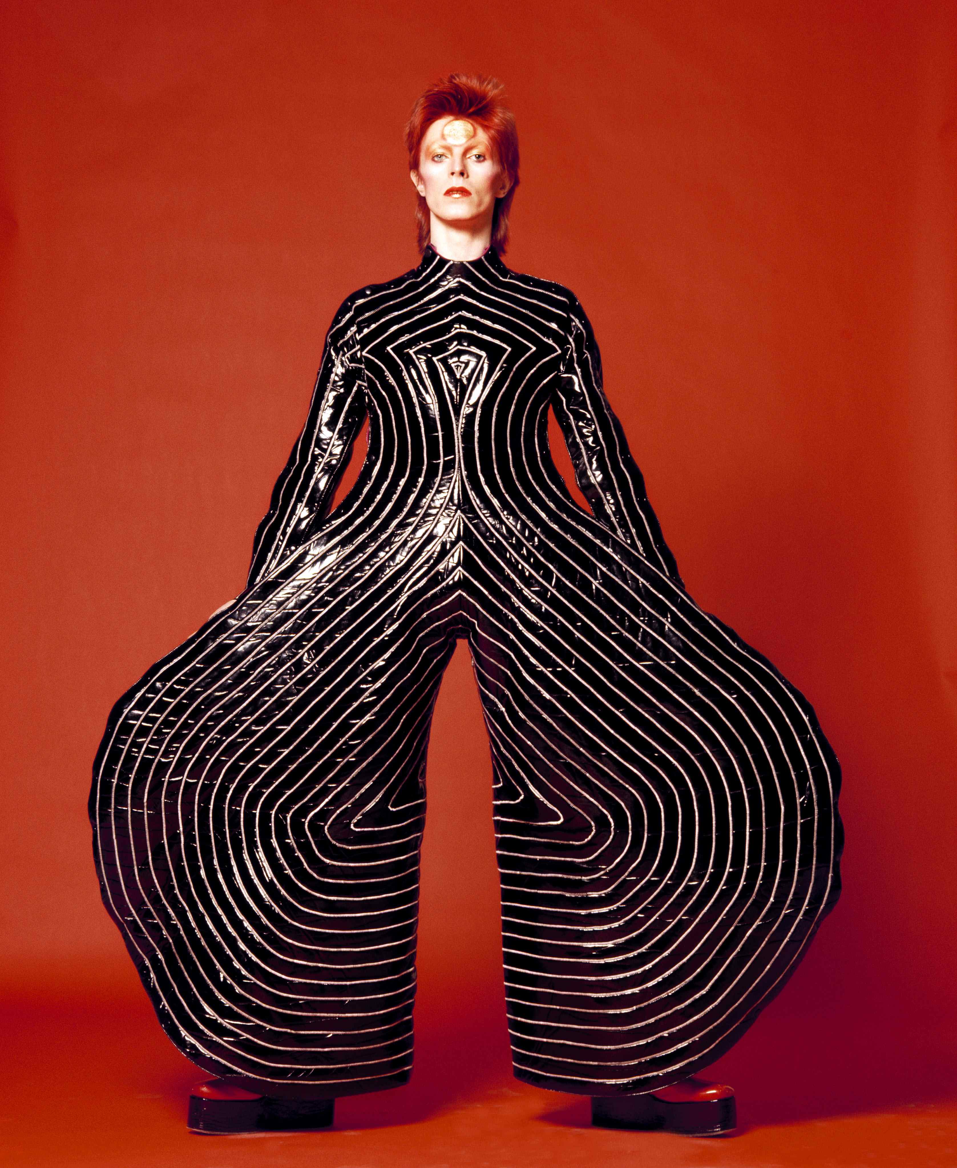 Striped_bodysuit_for_Aladdin_Sane_tour_1973_Design_by_Kansai_Yamamoto_Photograph_by_Masayoshi_Sukita__Sukita_The_David_Bowie_Arc