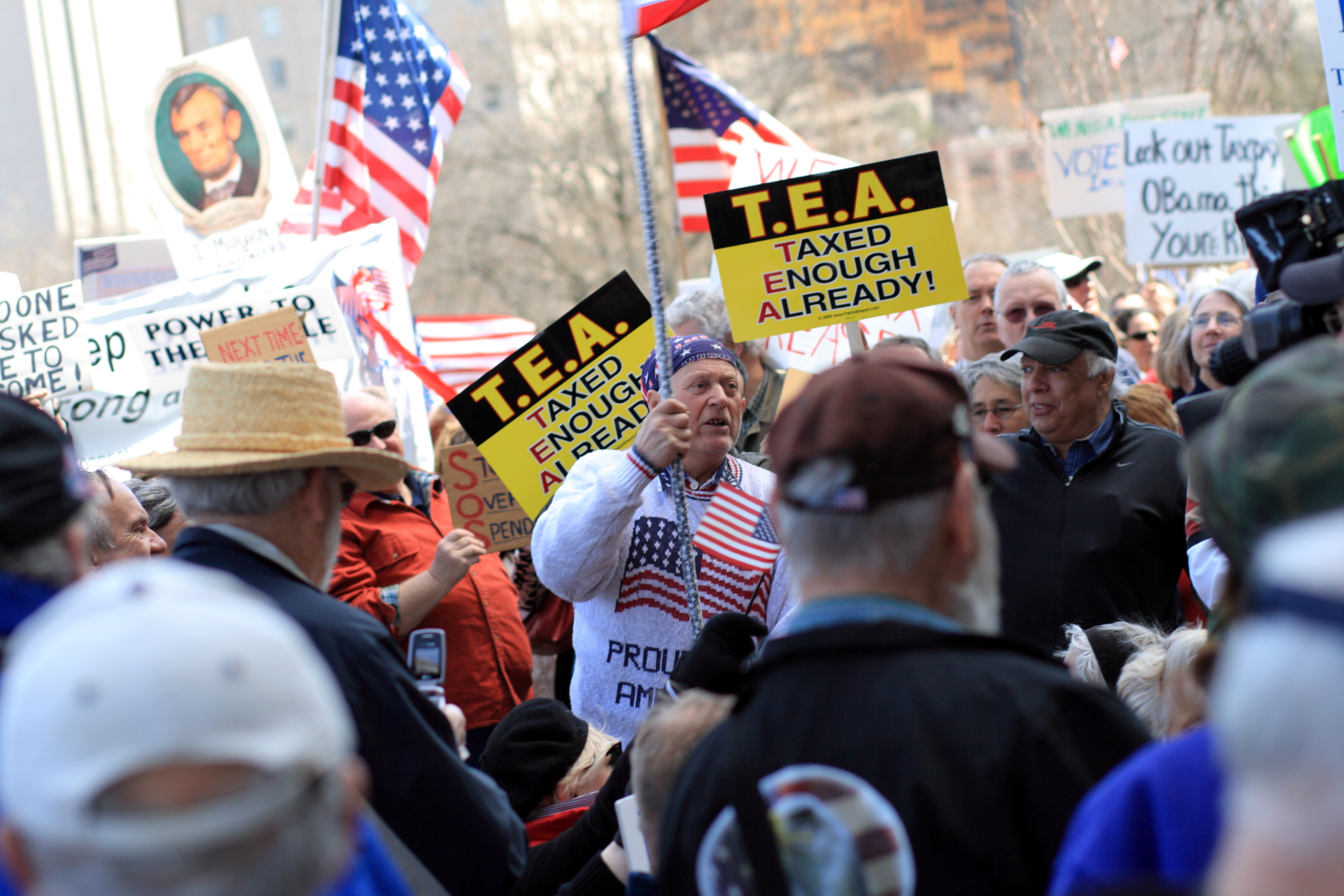 Tea_Party_Protest,_Hartford,_Connecticut,_15_April_2009_-_028