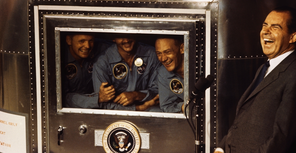 nixon-laughing-with-astronauts-p