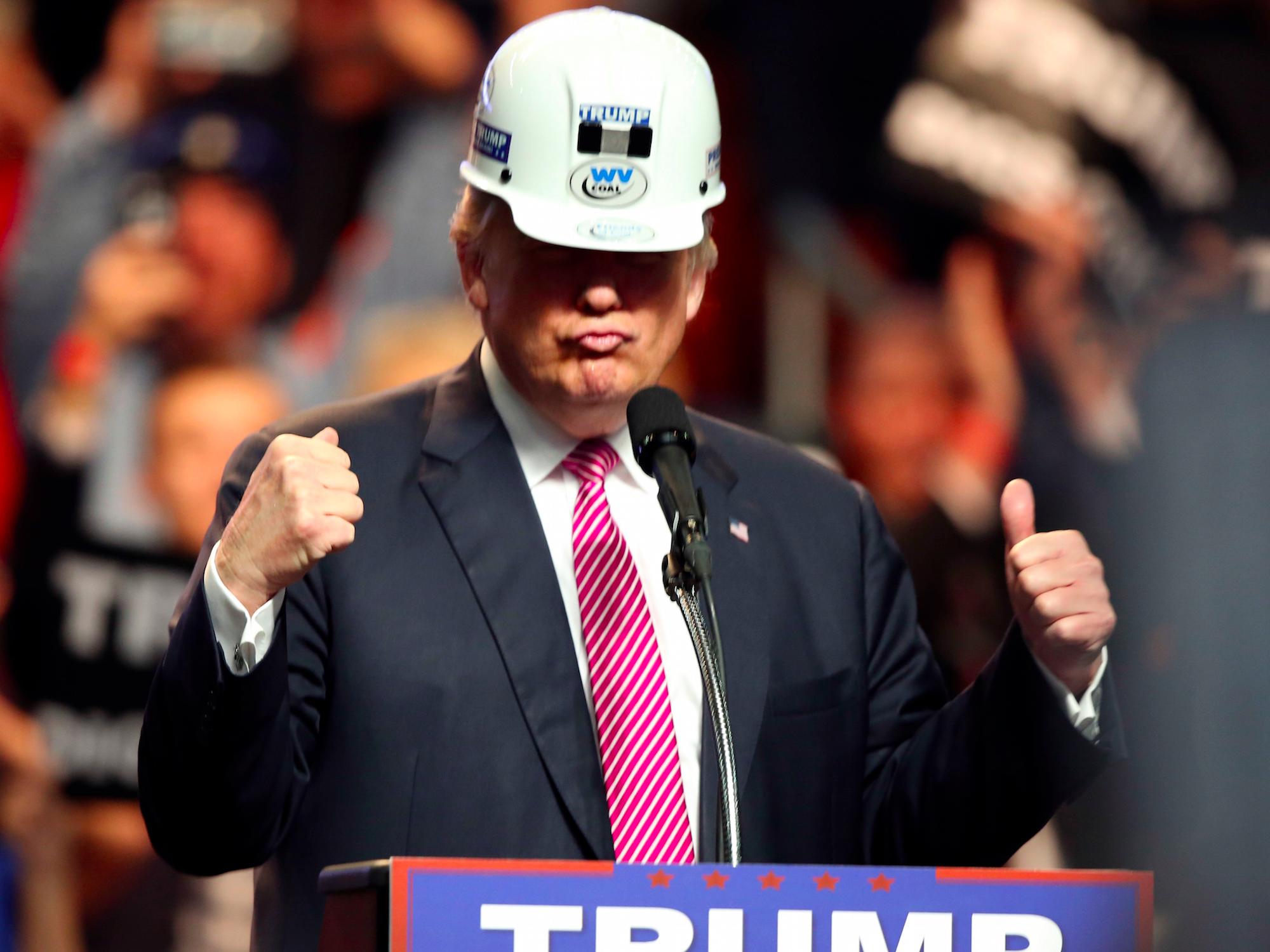 trump-cant-create-manufacturing-jobs-but-he-can-bring-back-construction